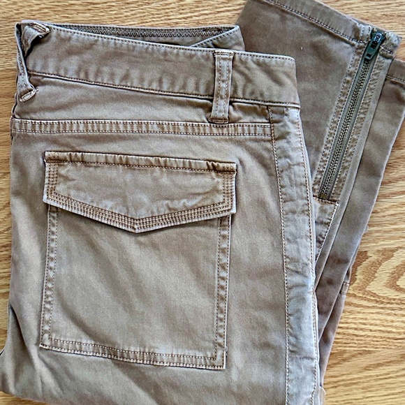 Vineyard Vines NWOT Garment Dyed Skinny Utility Pant (4) - Picture 10 of 14